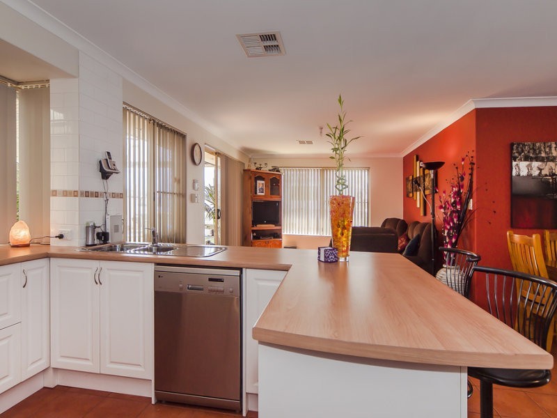 6 Achiever Ave, Port Kennedy WA 6172