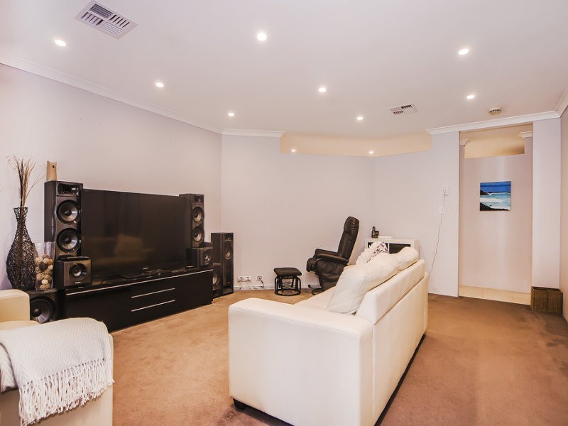 52 Moorburg Loop, Port Kennedy WA 6172