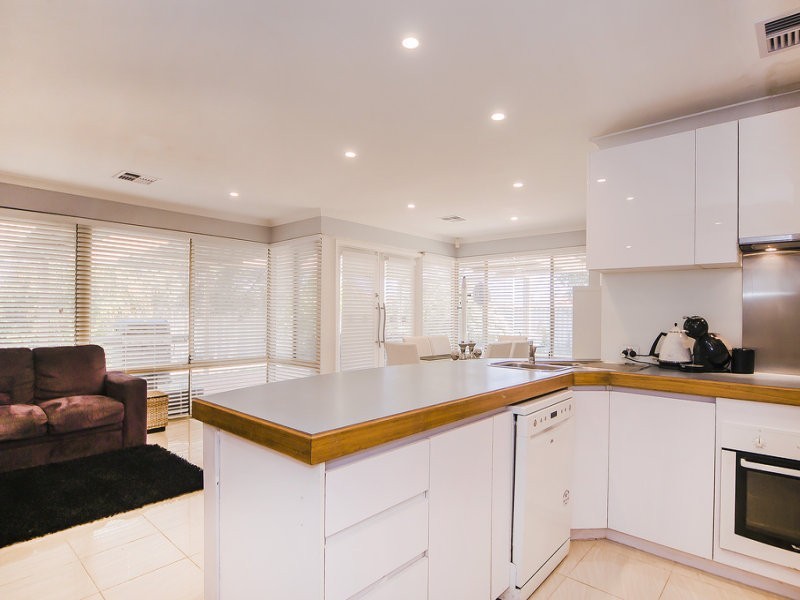 52 Moorburg Loop, Port Kennedy WA 6172