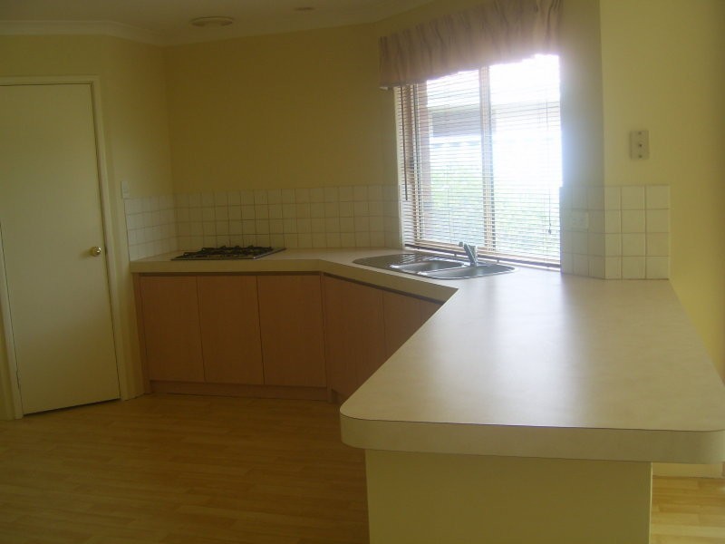 75 Chelmsford Avenue, Port Kennedy WA 6172