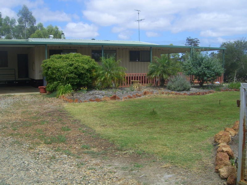 435 Jarrah Road, Hopeland WA 6125