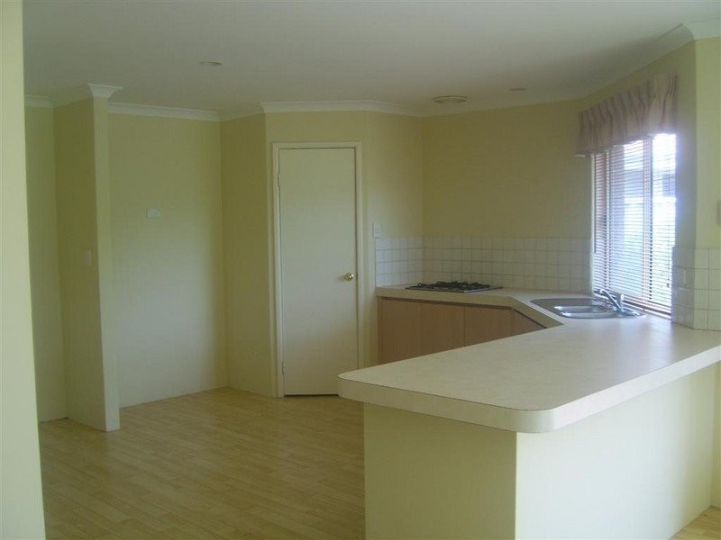 75 Chelmsford Avenue, Port Kennedy WA 6172