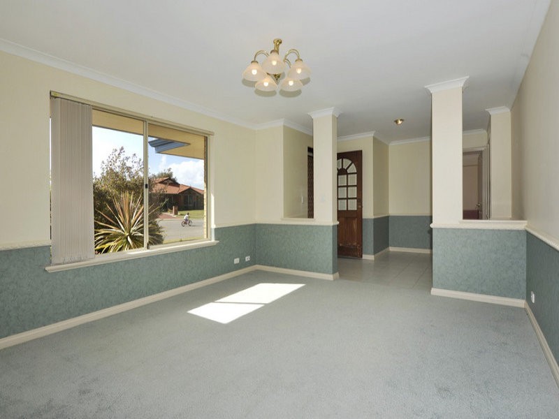 4 Camargue Green, Secret Harbour WA 6173