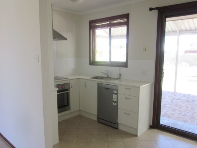 6 Bentley St, Singleton WA 6175