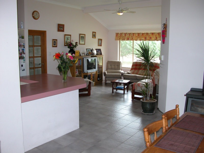 142 Cumming Road, Oakford WA 6121