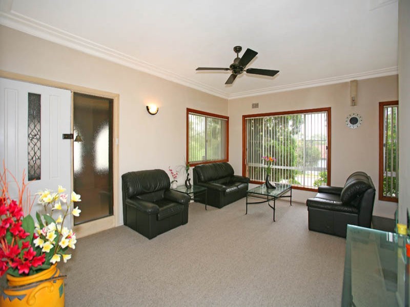 306 Willarong Road S, Caringbah NSW 2229