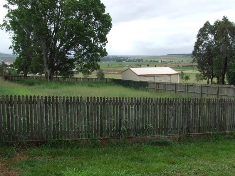 76 Moore St, Kingaroy QLD 4610