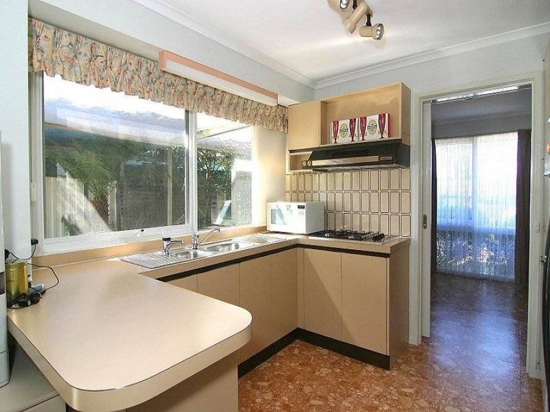 9 Landsdale Crescent, Wantirna South VIC 3152