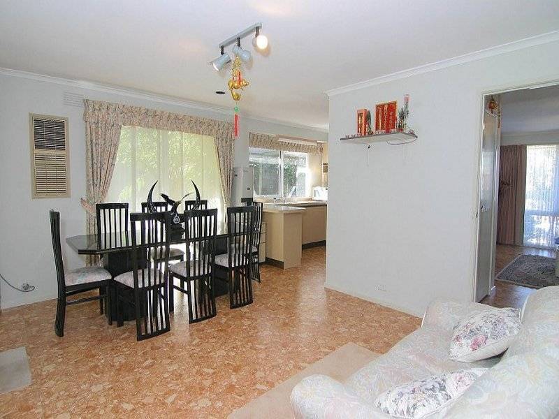 9 Landsdale Crescent, Wantirna South VIC 3152