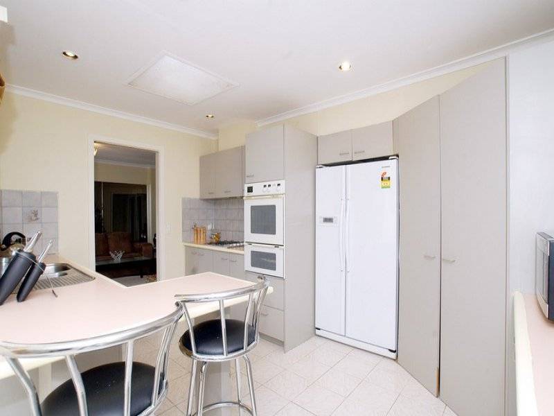 75 Gateshead Drive, Wantirna South VIC 3152