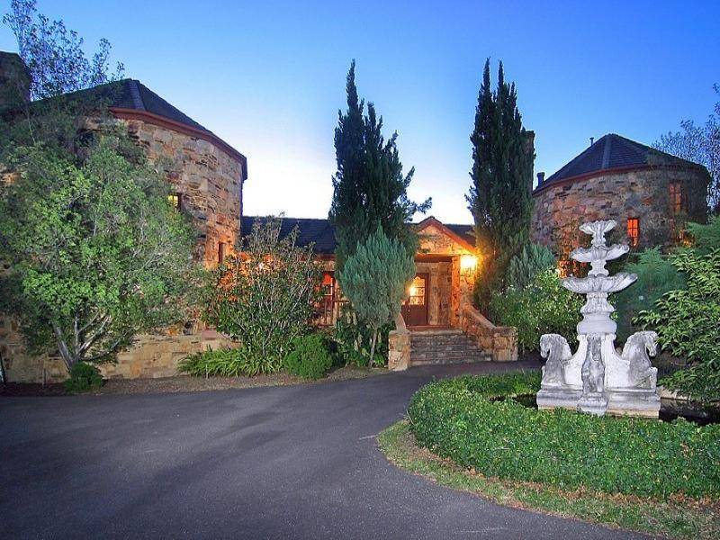 6 Benwerrin Drive, Wantirna VIC 3152