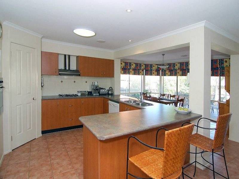 4 Noel Court, Wantirna South VIC 3152