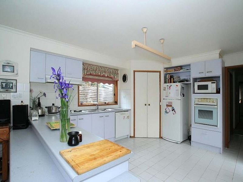 3 Wildwood Close, Knoxfield VIC 3180