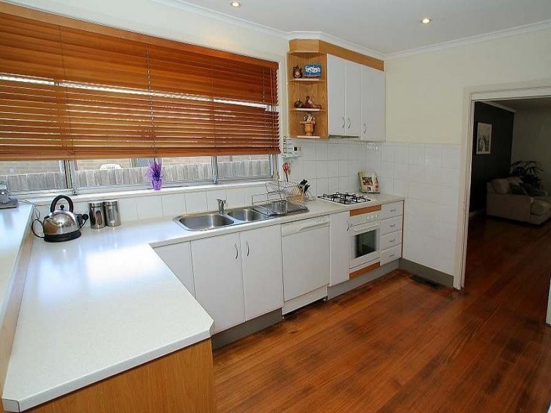 17 McCrae Close, Scoresby VIC 3179