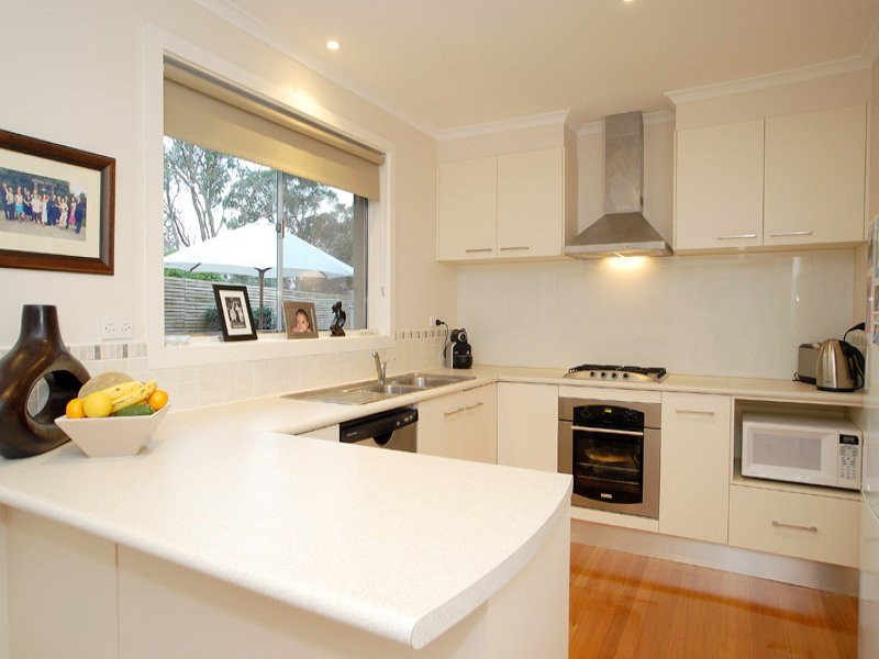 8 Mingana Road, Wantirna South VIC 3152