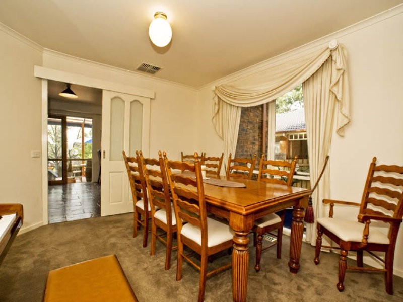 15 Haideh Place, Wantirna South VIC 3152