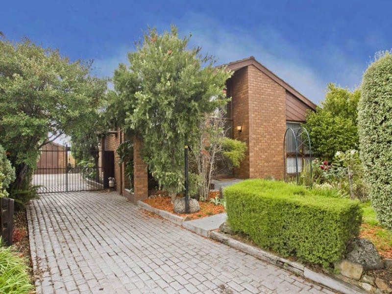 13 Anderson Court, Wantirna South VIC 3152