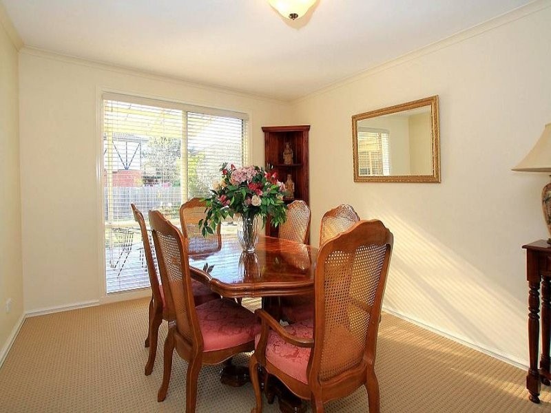 8 Kings Court, Wantirna South VIC 3152