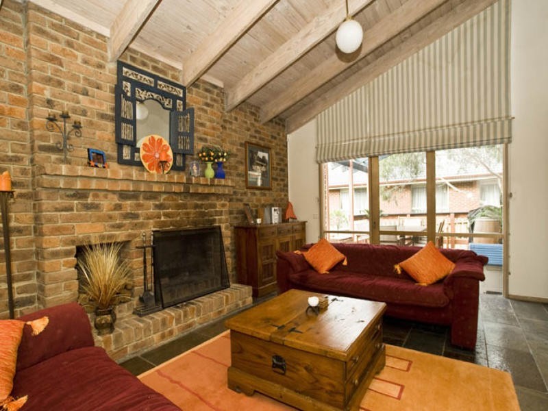 15 Haideh Place, Wantirna South VIC 3152