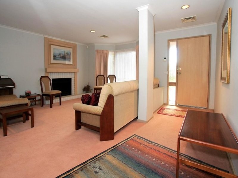 28 Cathies Lane, Wantirna South VIC 3152