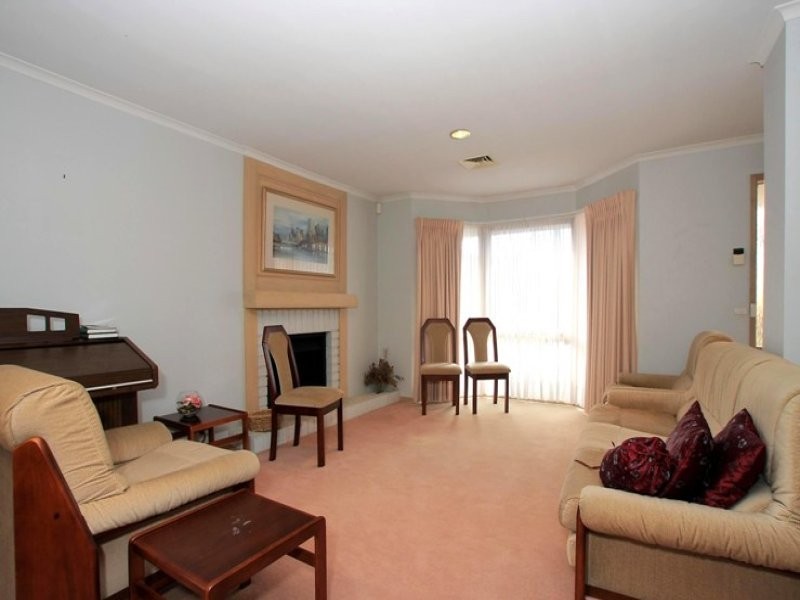 28 Cathies Lane, Wantirna South VIC 3152