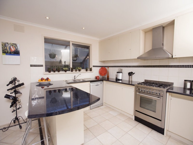 14 Amersham Drive, Wantirna VIC 3152