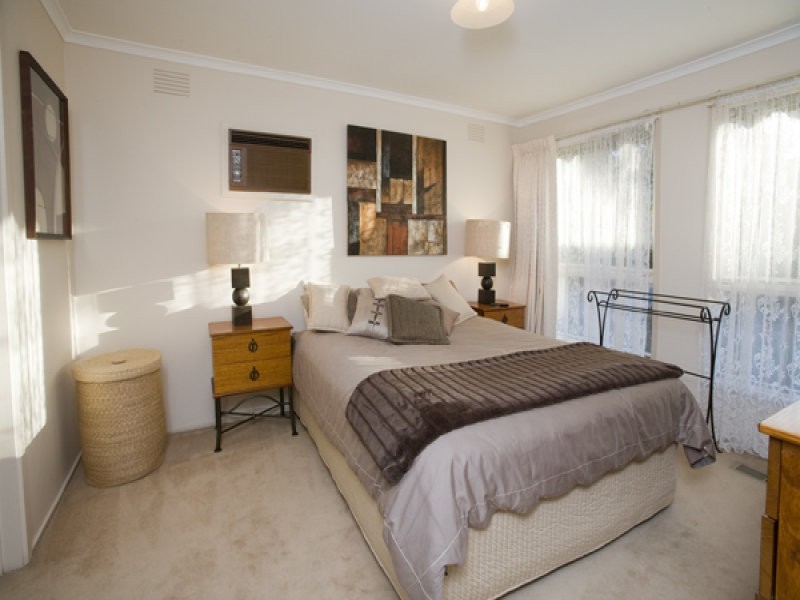 14 Amersham Drive, Wantirna VIC 3152