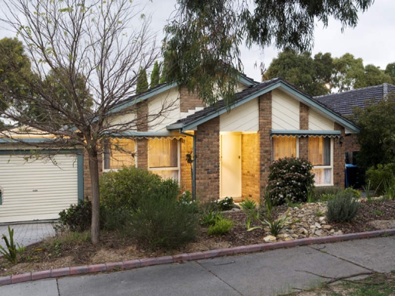 14 Amersham Drive, Wantirna VIC 3152