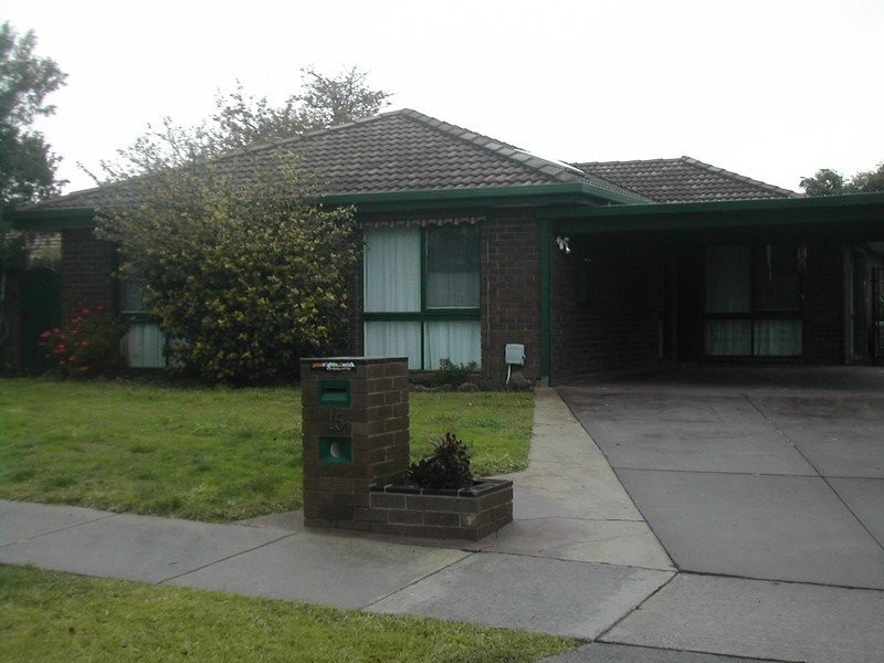 15 Brennan Drive, Wantirna South VIC 3152