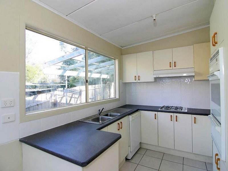 16 Queenstown Road, Boronia VIC 3155
