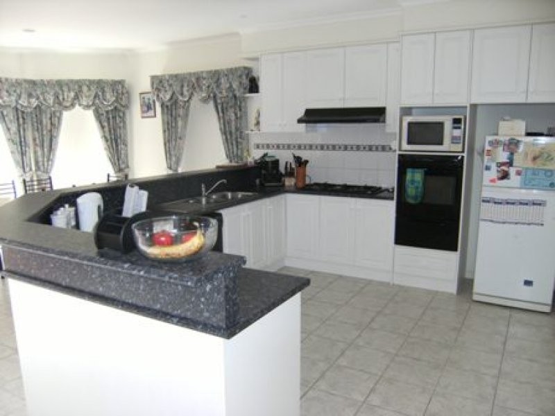 2 Colonial Court, Wantirna VIC 3152