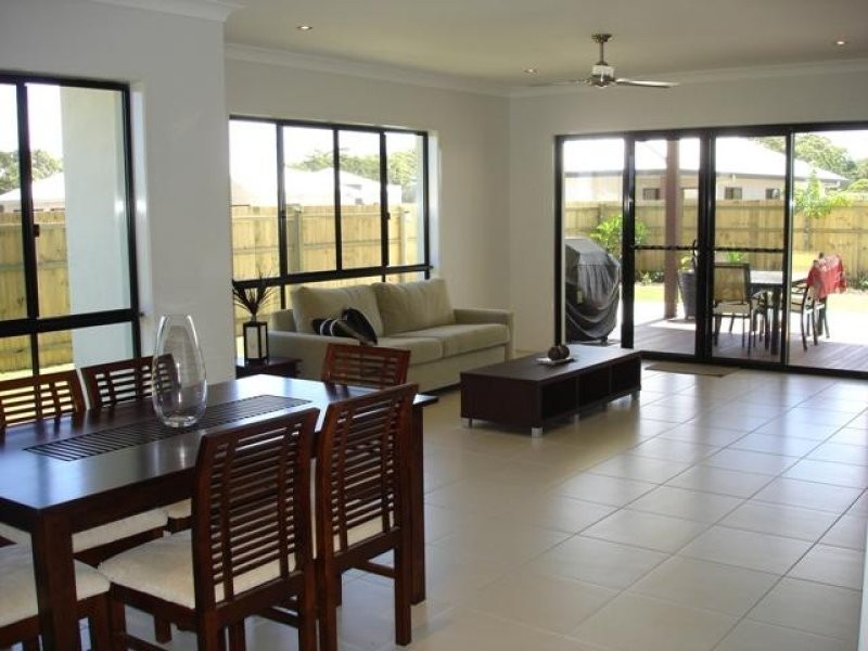 8 Silkpod Street, Meridan Plains QLD 4551