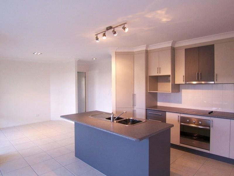 11 Alicia Circuit, Little Mountain QLD 4551