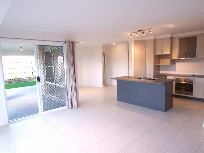 11 Alicia Circuit, Little Mountain QLD 4551