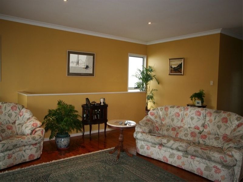 43 Crown Street, Wynnum QLD 4178