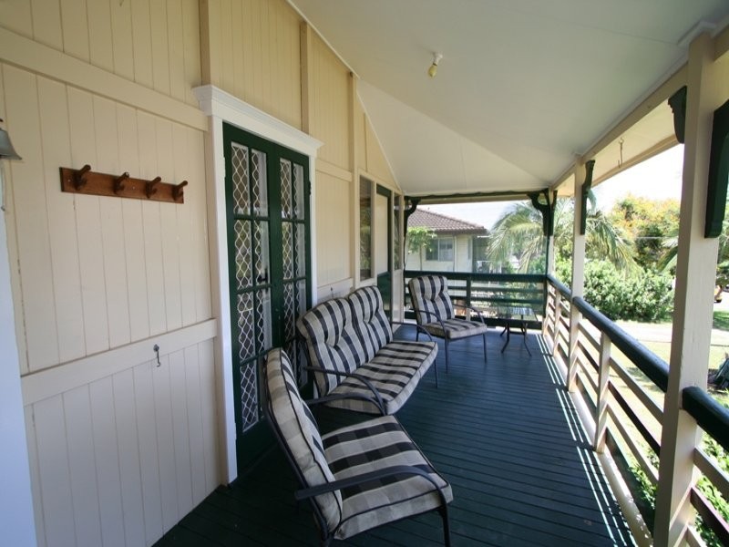25 Rodney Street, Wynnum West QLD 4178