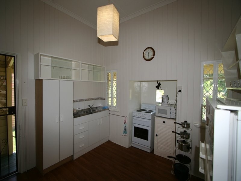 25 Rodney Street, Wynnum West QLD 4178