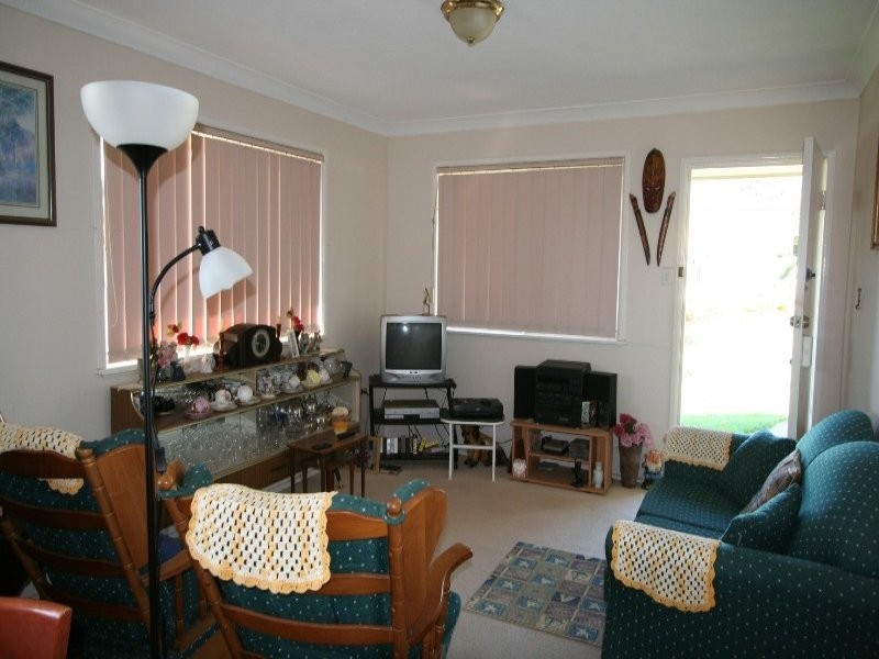 8 New Road, Manly QLD 4179