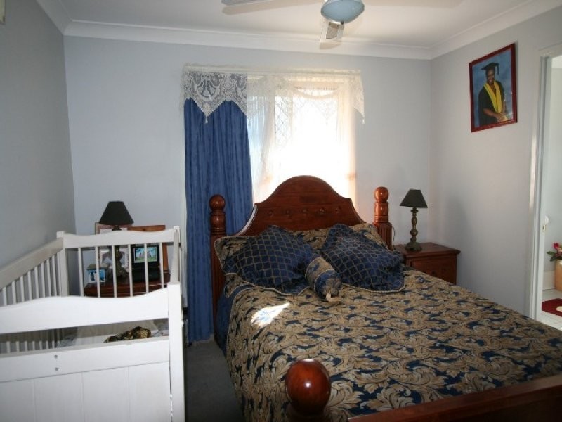 4 Templar Street, Wynnum West QLD 4178