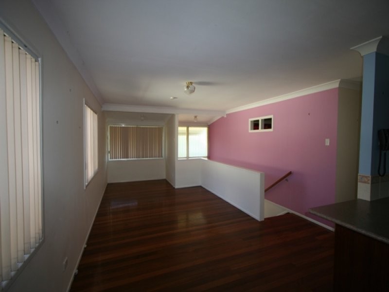 11 Loynes Street, Wynnum West QLD 4178