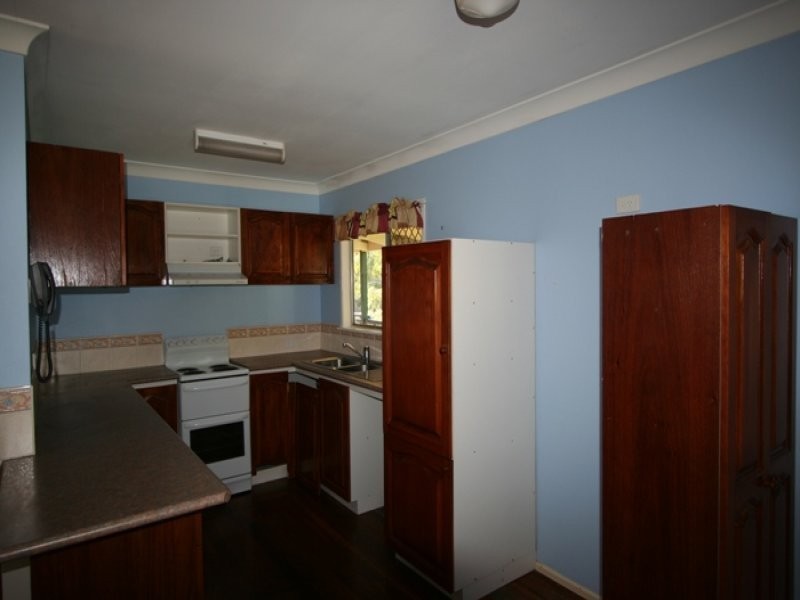 11 Loynes Street, Wynnum West QLD 4178