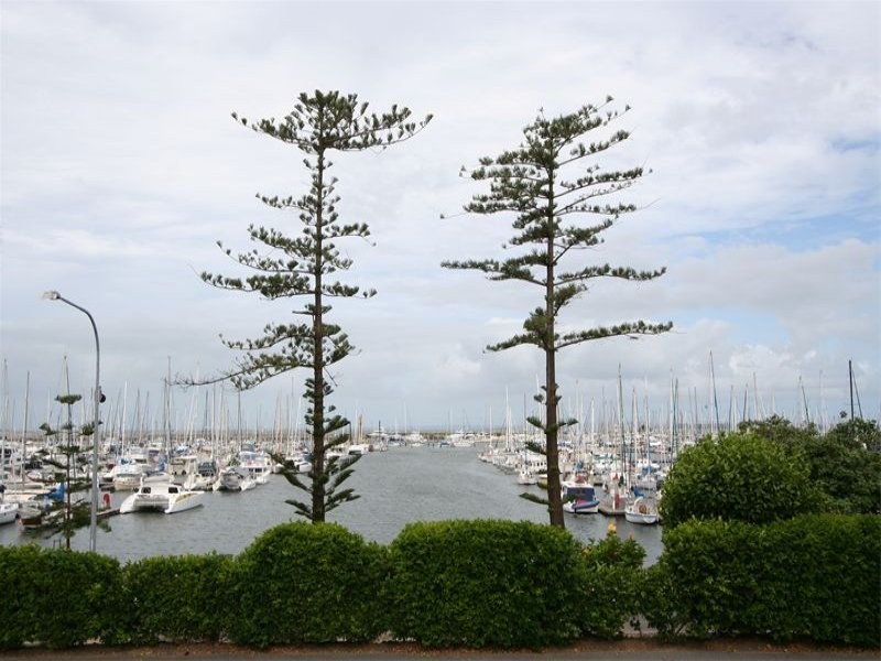 489 Royal Esplanade, Manly QLD 4179