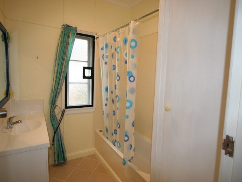 23 Faine Street, Manly West QLD 4179