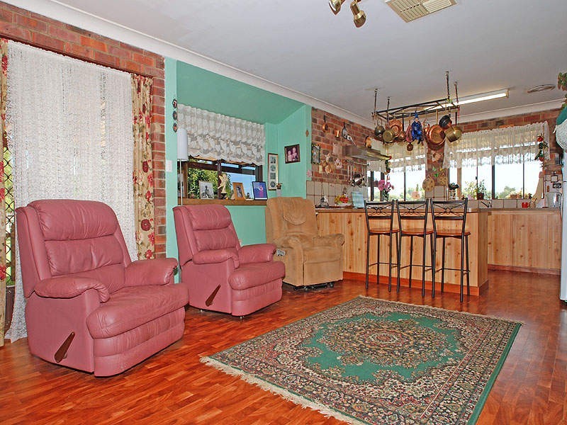 42 Bingham Road, Bullsbrook WA 6084