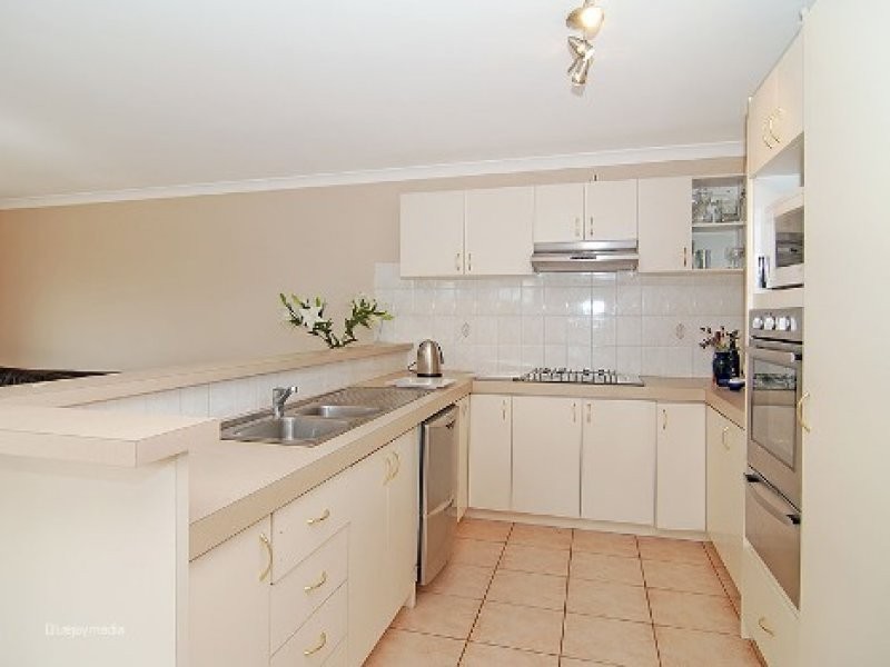 48 Lakefront Circle, The Vines WA 6069