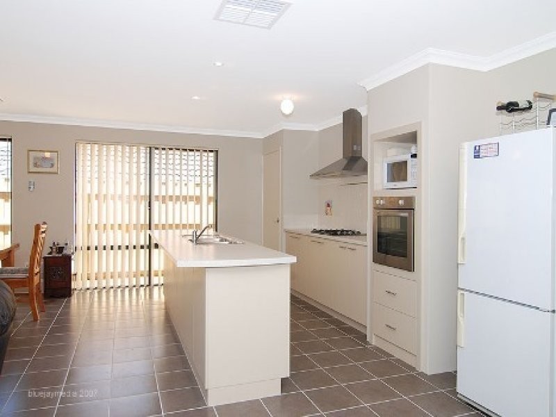 6 Rakich Drive, Ellenbrook WA 6069