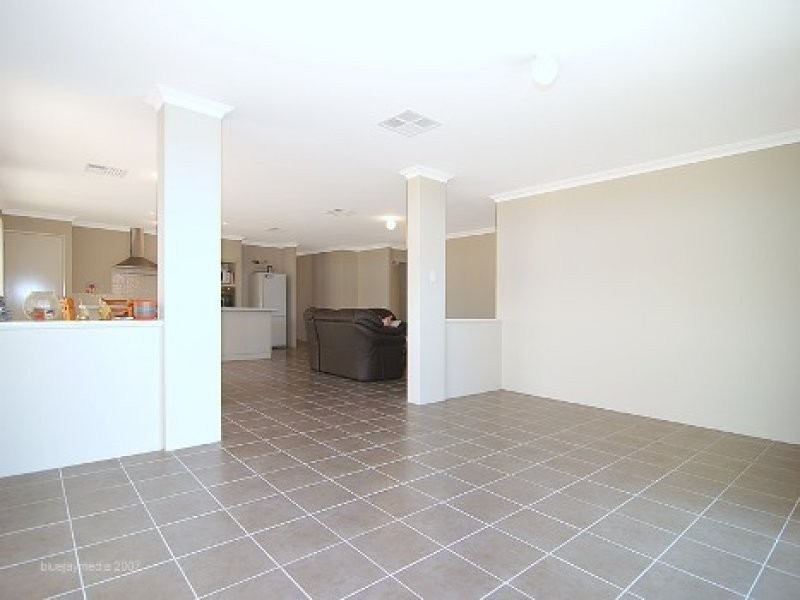 6 Rakich Drive, Ellenbrook WA 6069