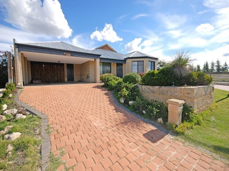 35 Pinegrove Drive, Ellenbrook WA 6069