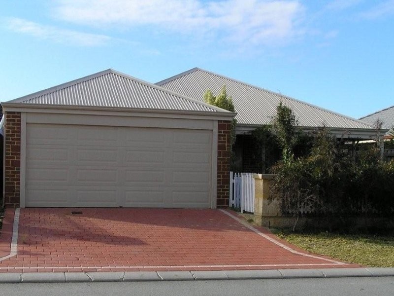 18 Halpin Circle, Ellenbrook WA 6069