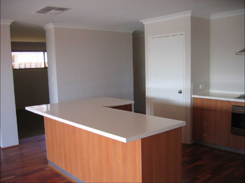 7 Elmore Pass, Ellenbrook WA 6069